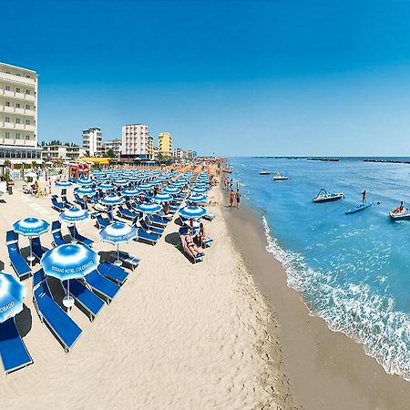 Strand Hotel Colorado Lido Di Savio Buitenkant foto